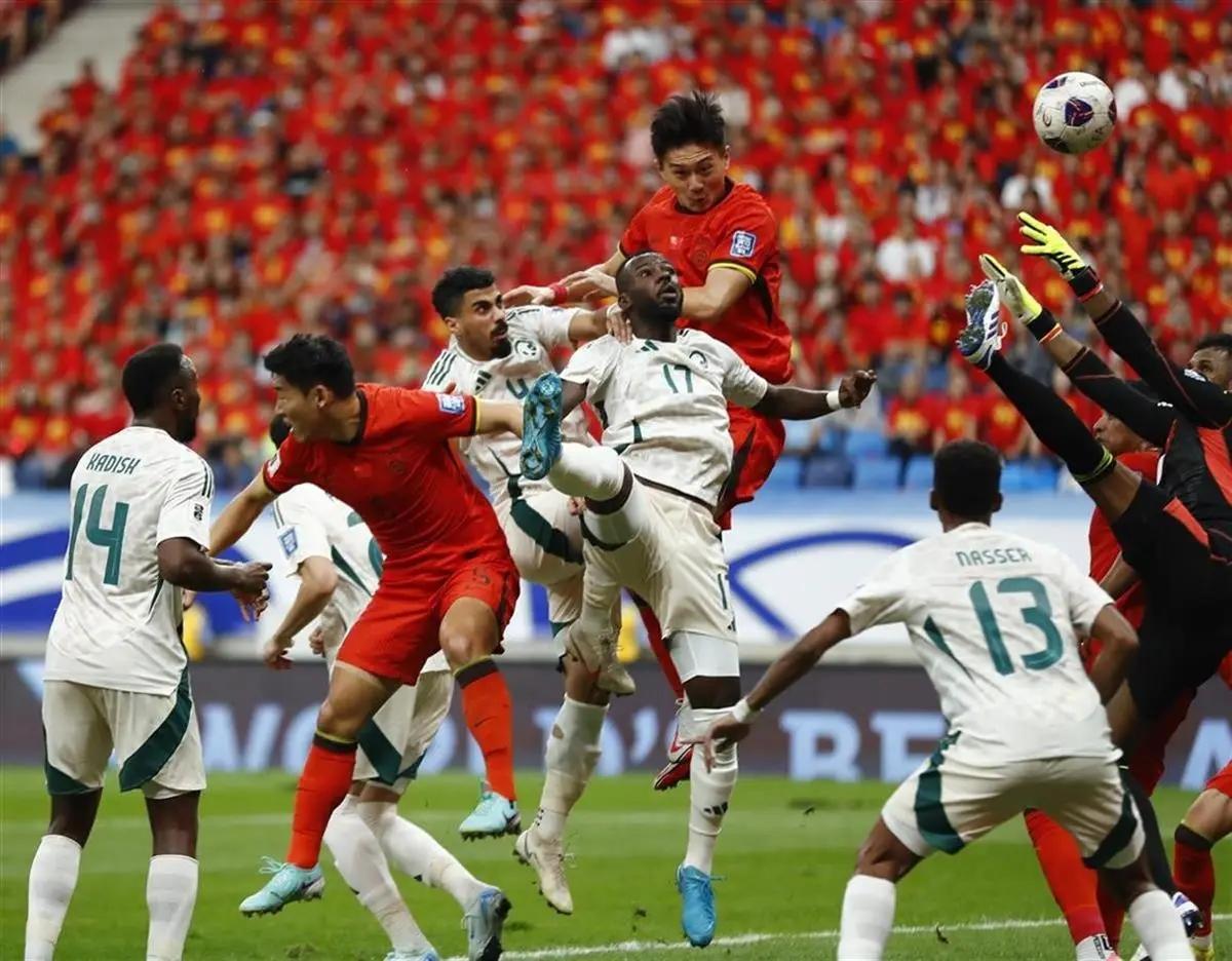 亚洲杯赛事火爆进行，强队出类拔萃