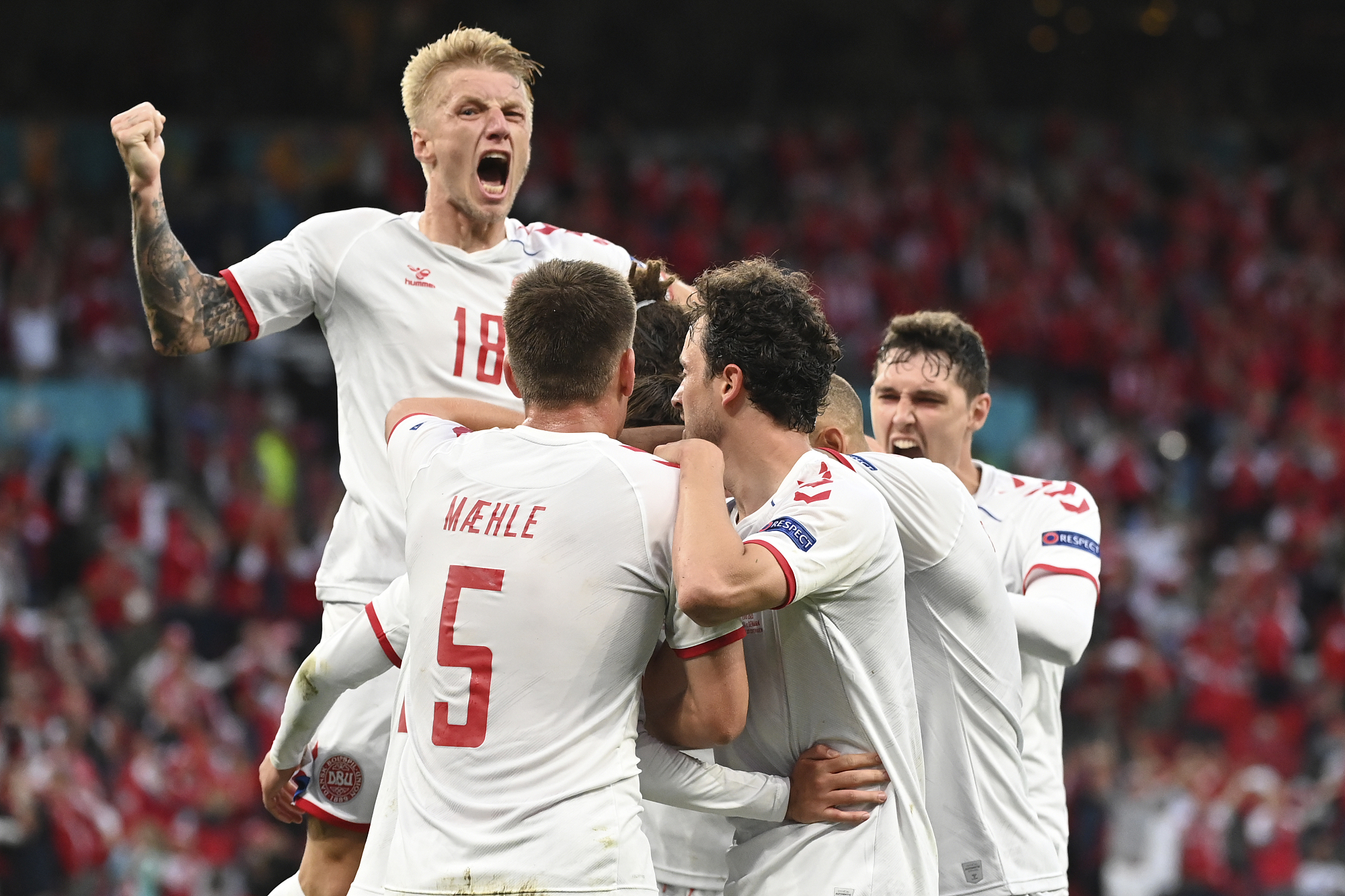 包含丹麦队实现逆袭，积分榜上有所升降的词条