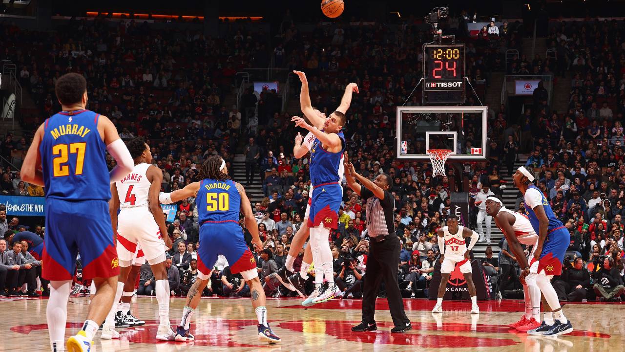 猛龙客场遭遇溃败，失去榜首位置