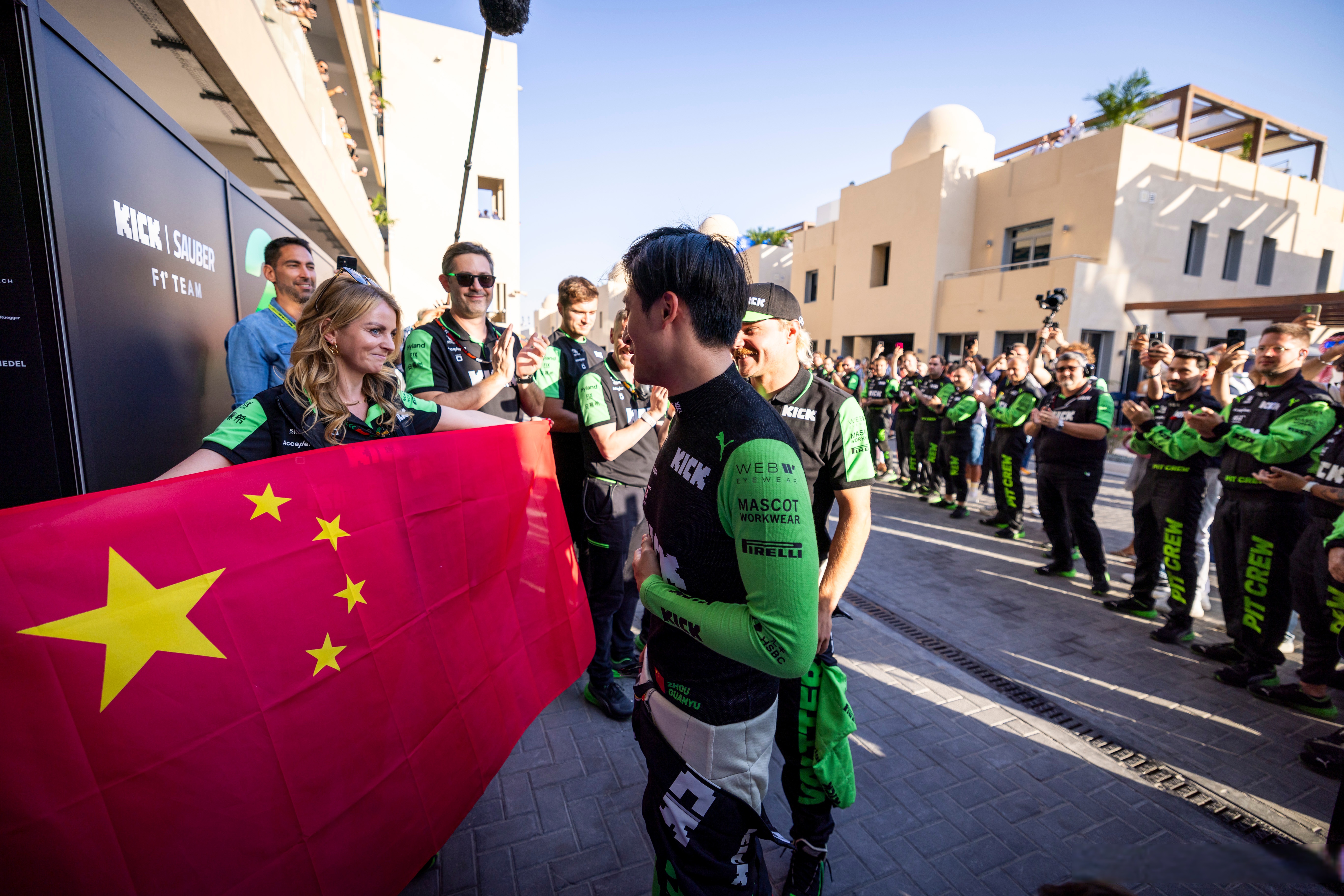 红牛二队险胜索伯车队，周冠宇状态火热的简单介绍