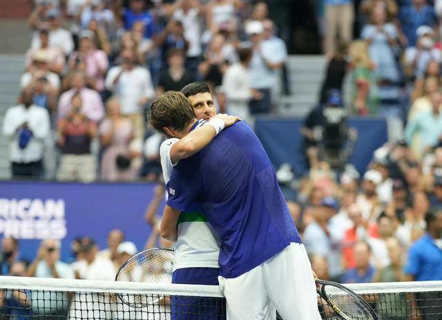 ATP总决赛险胜蒙特卡洛大师赛，梅德韦杰夫统治全场