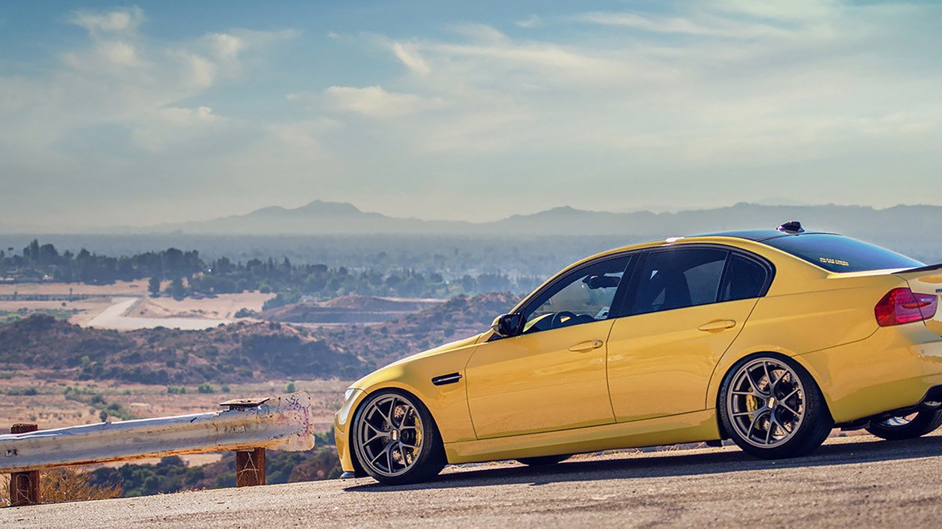 当冰川的坚毅遇上惊鸿一瞥，苏亚雷斯的惊艳，如何照见冰岛对阵波兰的足球哲学